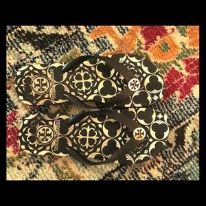 Tory Burch Flip Flops. GUC